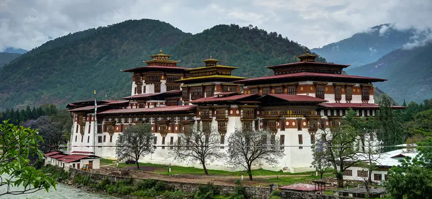 the Punakha Dzong on the river bank
