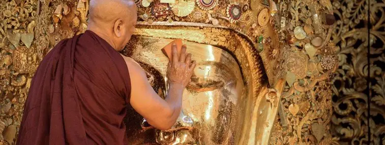 Two novices in Mandalay